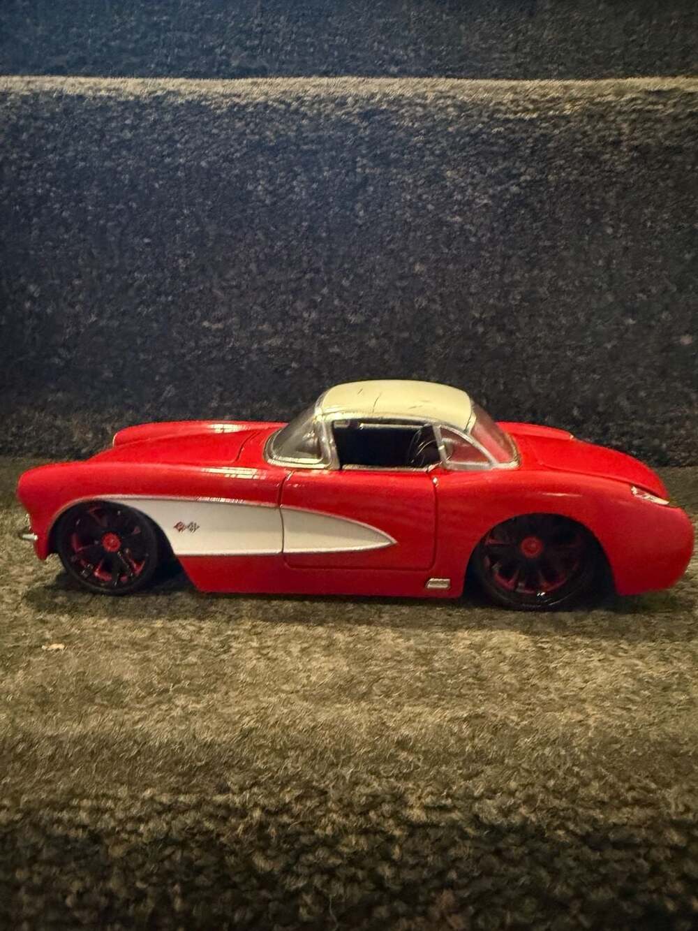 Jada Toys 1/24 Dub City 1957 Chevy Corvette C1 Hardtop Red and White